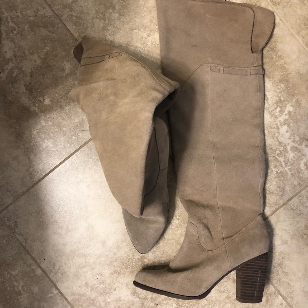 Slouchy beige suede boots